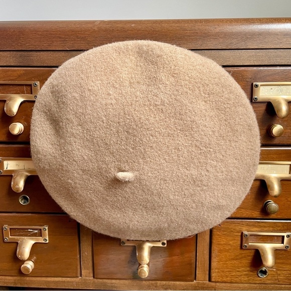 Khaki Tan 100% Wool Beret Hat Vintage Sears Fashions Neutral Quiet Luxury - Picture 1 of 4